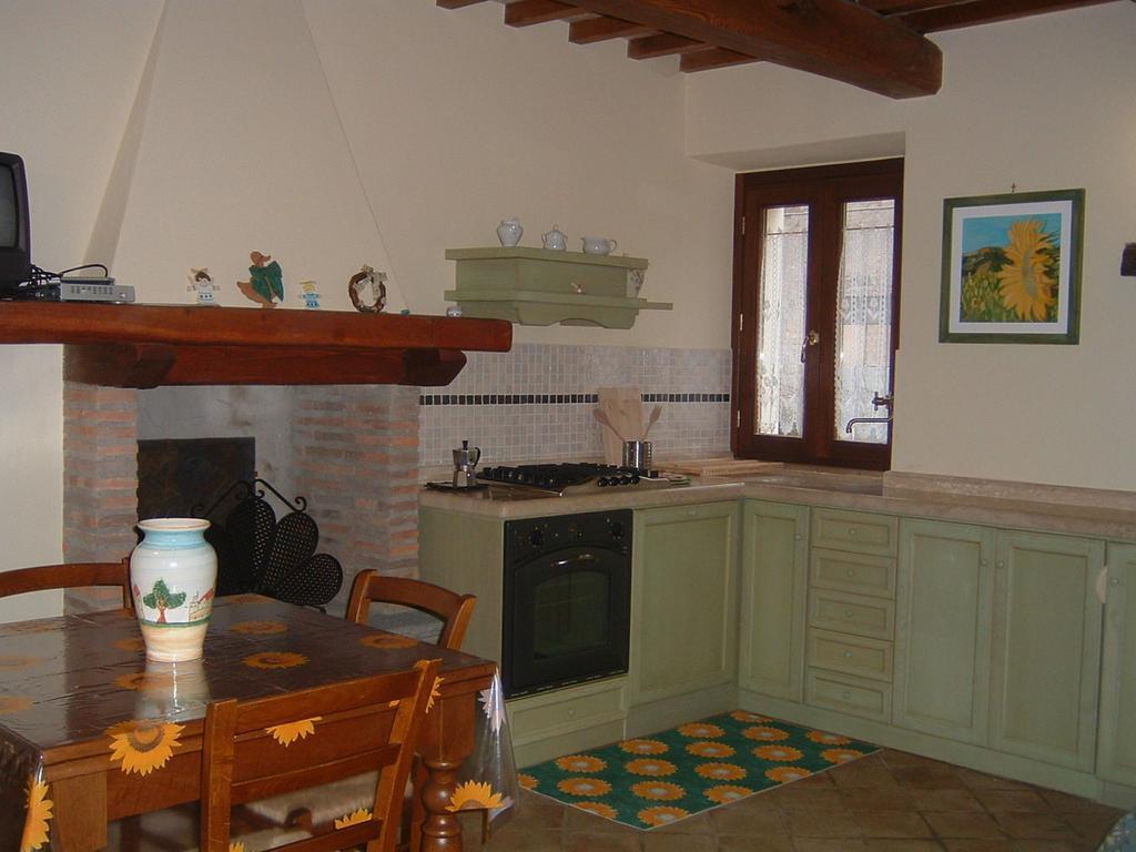 Green House - Blue House Civitella dʼAgliano Habitación foto